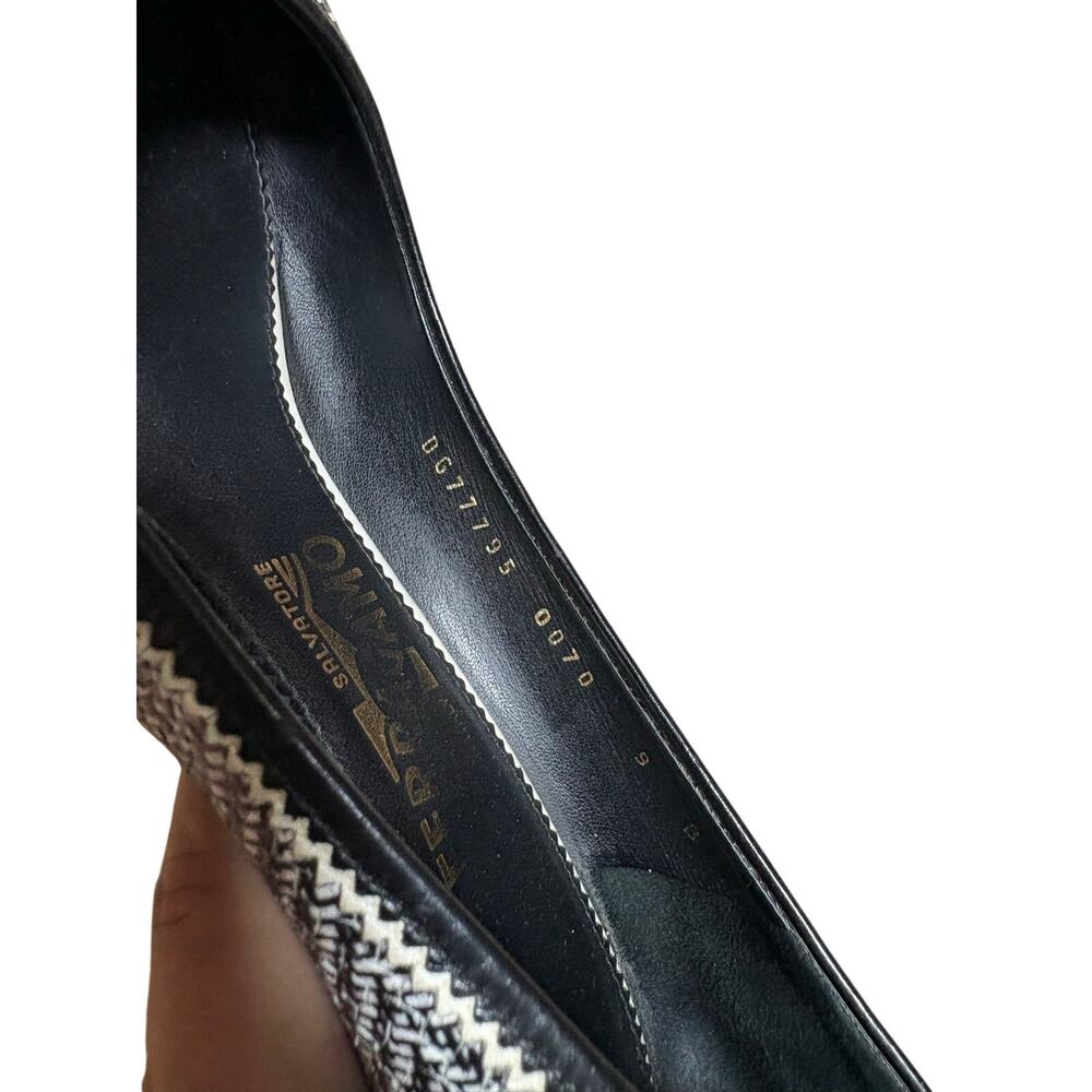 Salvatore Ferragamo Eloisa Bow Pumps Black Cream Woven 9B $1050 - Picture 10 of 10